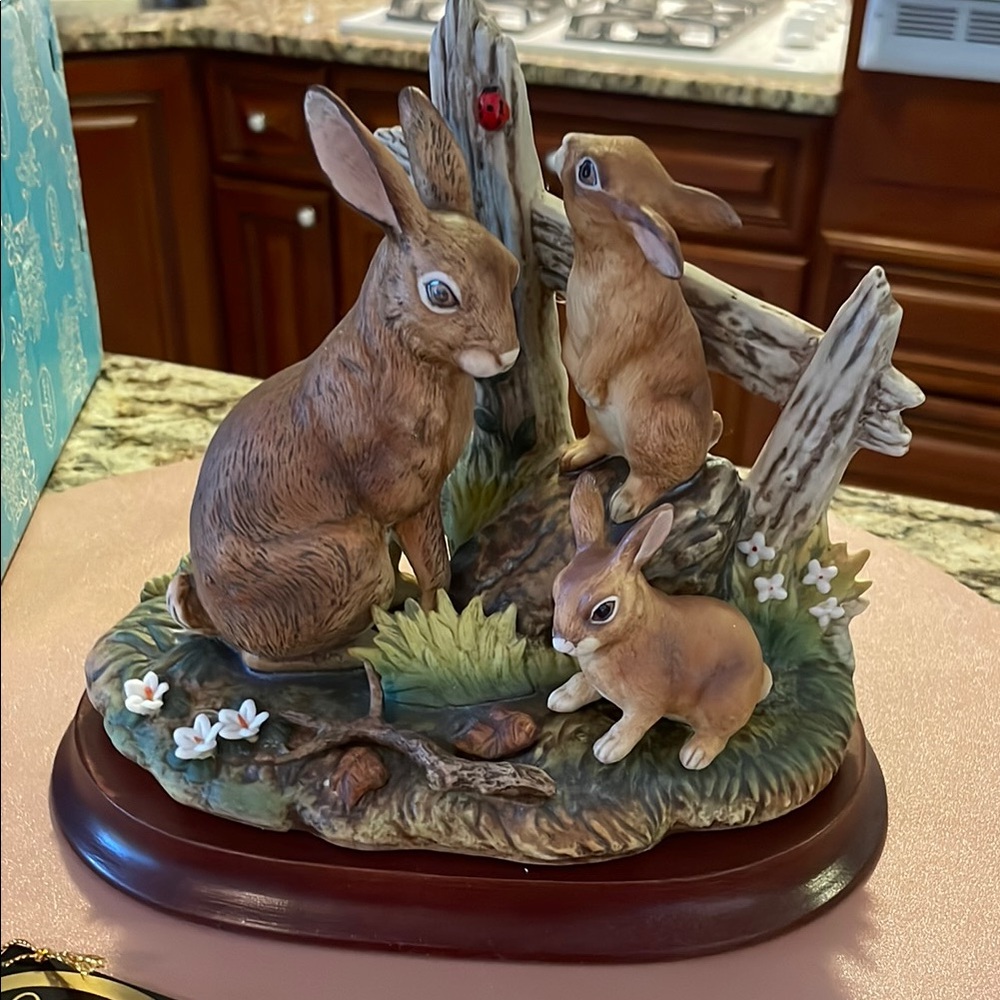 Andrea By Sadek Brown Rabbit Family Figurine With Box
